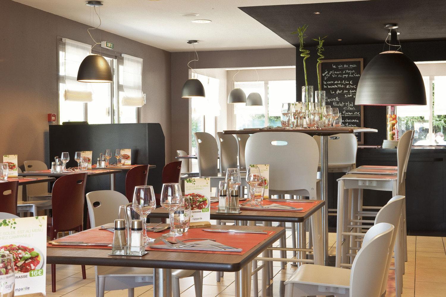 Campanile Moulins Avermes Restaurante foto